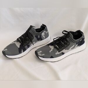 NAUTICA Womens Zyla Black Gray Camo Slip On Knit Sneakers w/ Laces Sz 6.5